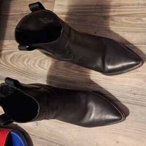 Steve Madden black heeled boots